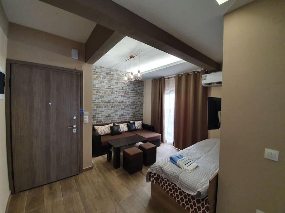 Rotonda Citycenter Two Rooms Apart.New Renovated! Soluň Exteriér fotografie