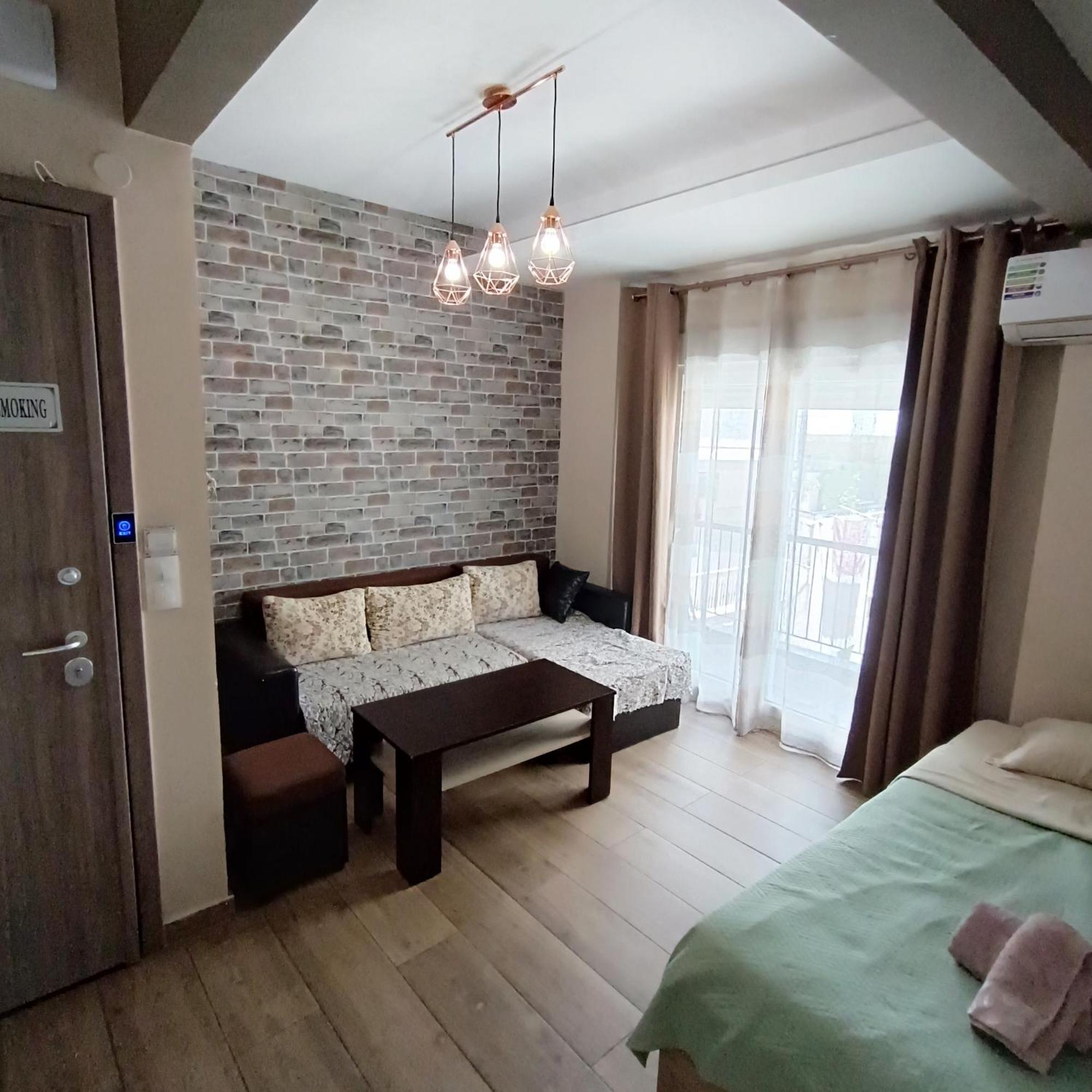 Rotonda Citycenter Two Rooms Apart.New Renovated! Soluň Exteriér fotografie