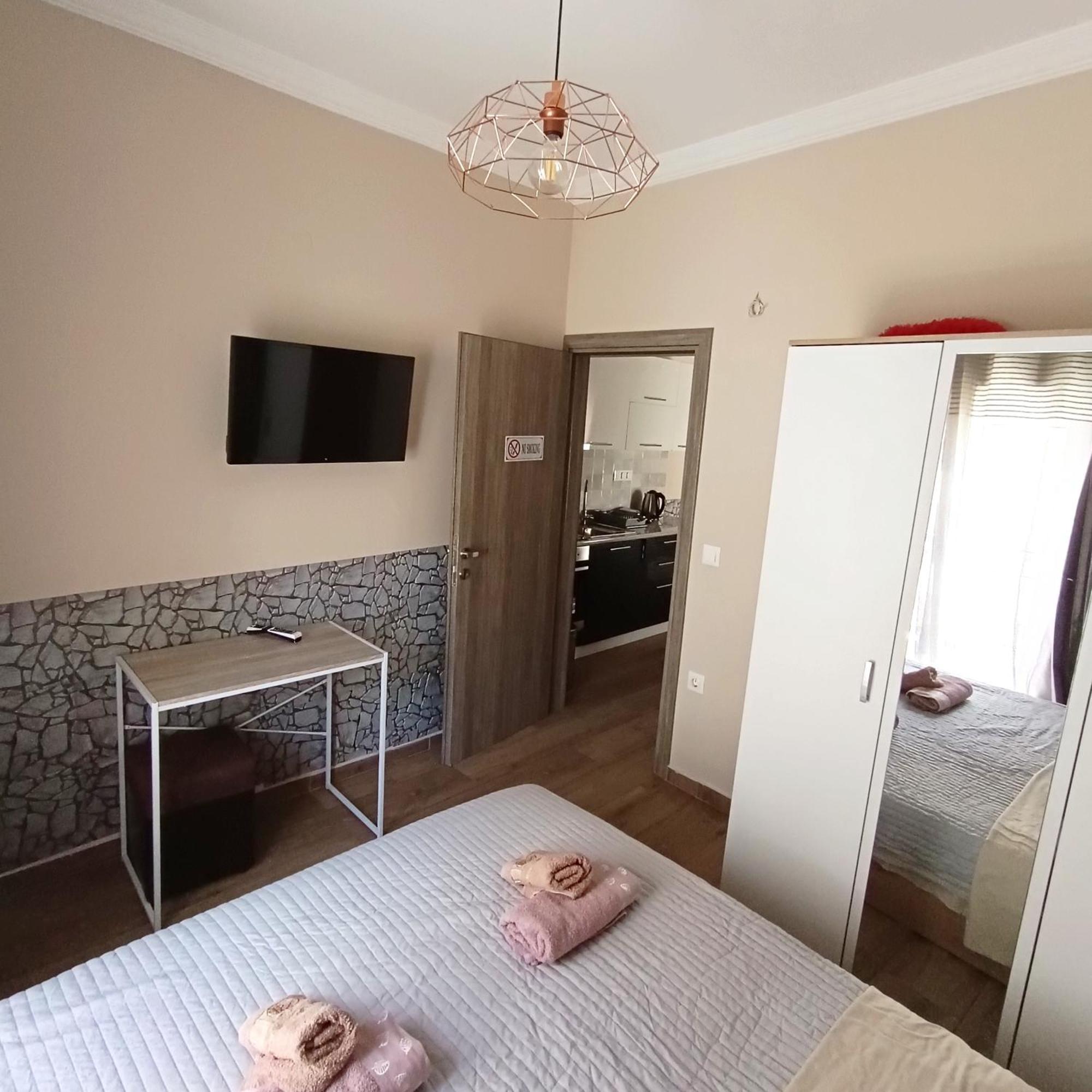 Rotonda Citycenter Two Rooms Apart.New Renovated! Soluň Exteriér fotografie